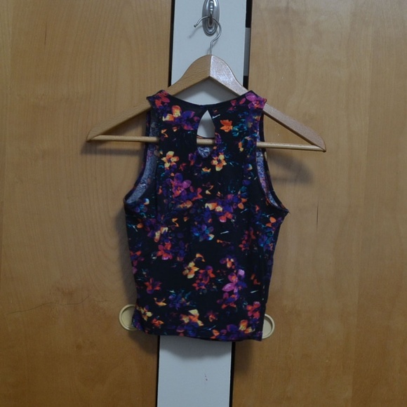 Multicolored Floral Pattern High Neck Shirt - Picture 2 of 4